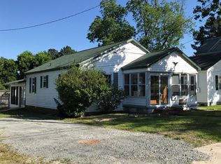 524 N Center St, Mount Olive, NC 28365
