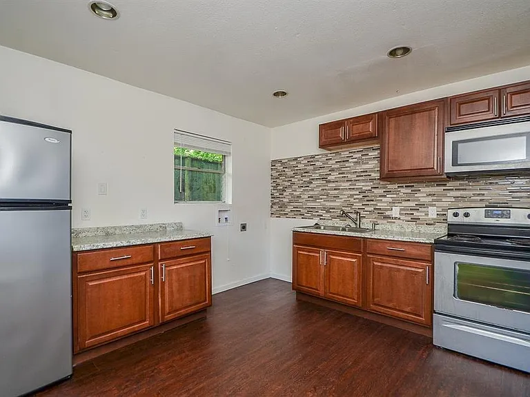 7521 Bauman Rd — Photo 2