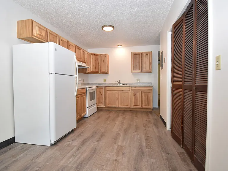 411 N 16th Ave #A — Photo 8