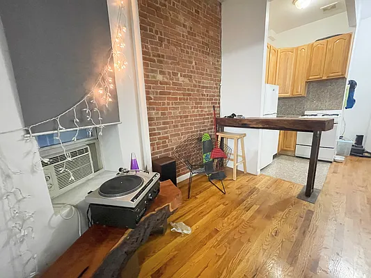 Rented by Keller Williams NYC | media 15