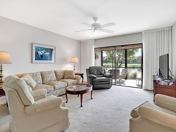 4th image of 400 Fox Haven Dr APT 4107