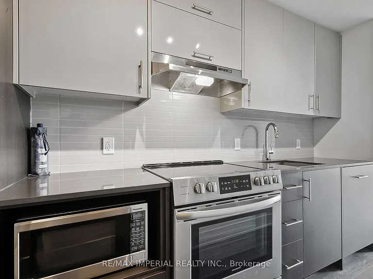 188 Fairview Mall Dr #722 — Photo 10