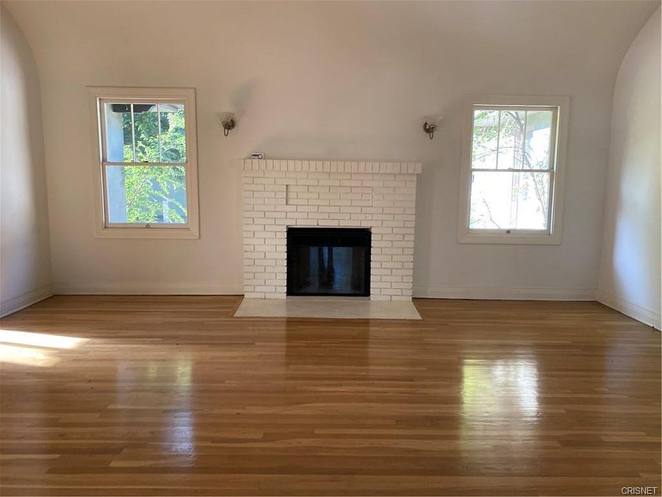 1st image of 13125 Chandler Blvd