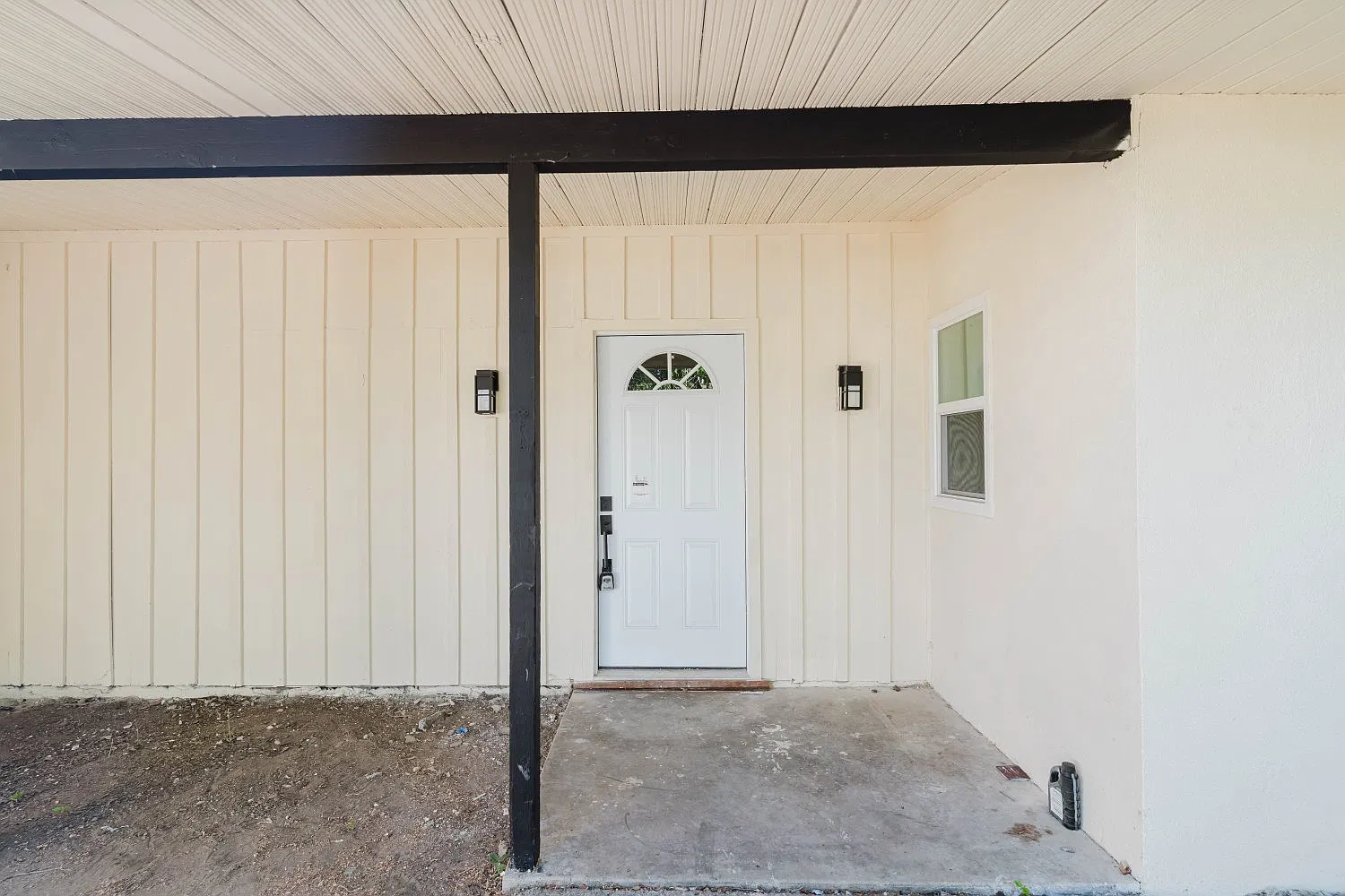 3 bed, 1115 sqft, $3,300 — Photo 2