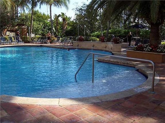 3rd image of 19501 E Country Club Dr #9107