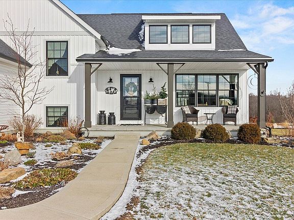 3rd image of 10019 Township Road 227