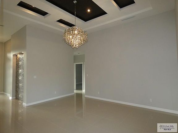5th image of 5523 Lovers Ln