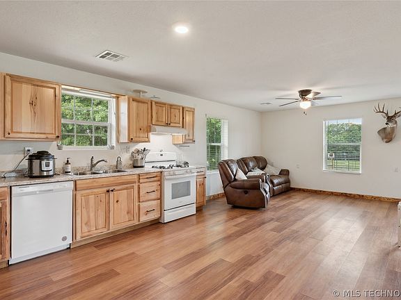 5th image of 25301 E 330th Rd
