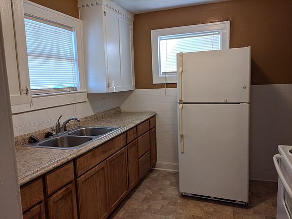 4th image of 2905 E 51st St