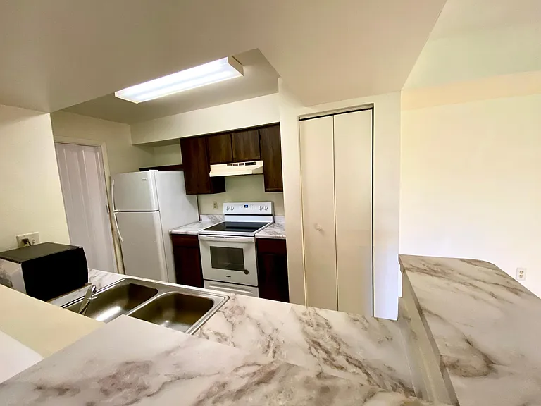 3008 Parkway Blvd #306 — Photo 9
