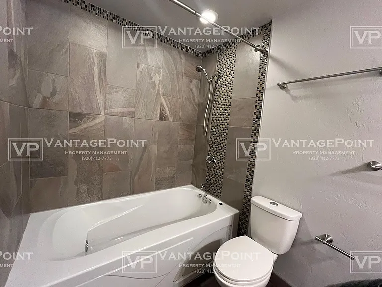 1800 Hardwoods Ct — Photo 16