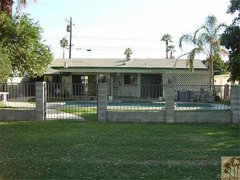 1st image of 77580 California Dr