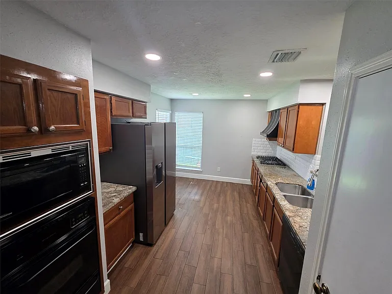 11634 Eaglewood Dr — Photo 5