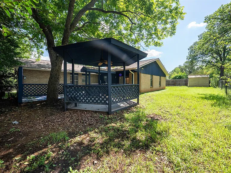 807 Country Club Rd — Photo 24