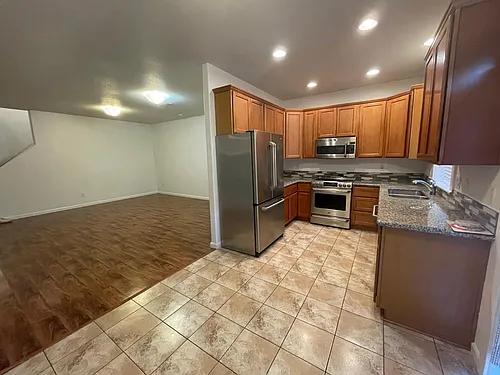 13556 SE Steele St Photo 1