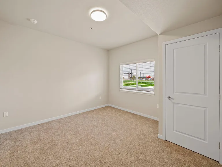 Holmes Corner Apartments — Photo 16