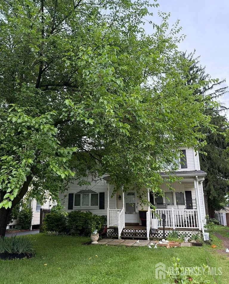 3 bed, 2.5 bath, 1566 sqft, $3,000 — Photo 3