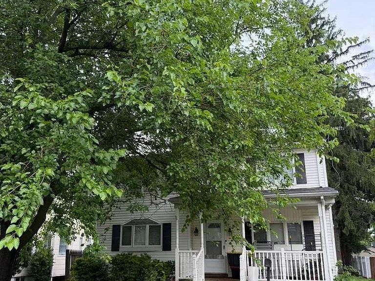 131 Summit Ave — Photo 3
