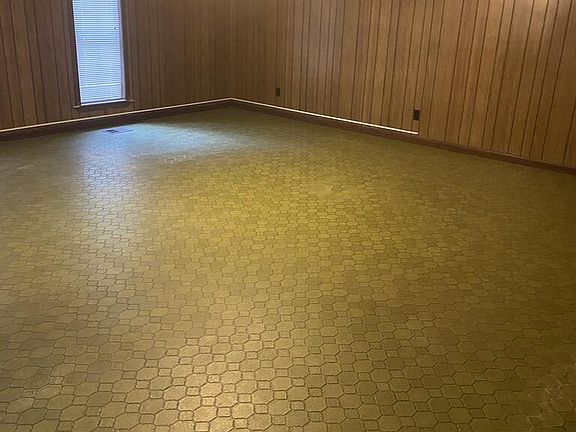 5th image of 24 College Dr