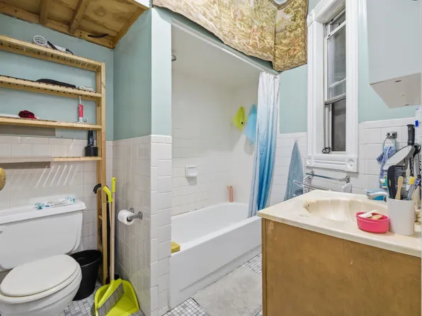 570 Jersey Avenue image 34 of 37