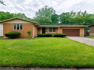 19204 Wildwood Ave, Lansing, IL