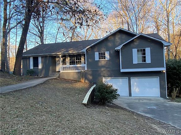 3rd image of 4612 Woodvale Dr