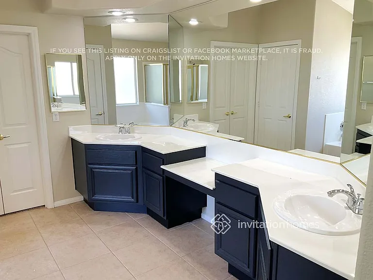 8104 Marin Pointe Ave — Photo 9