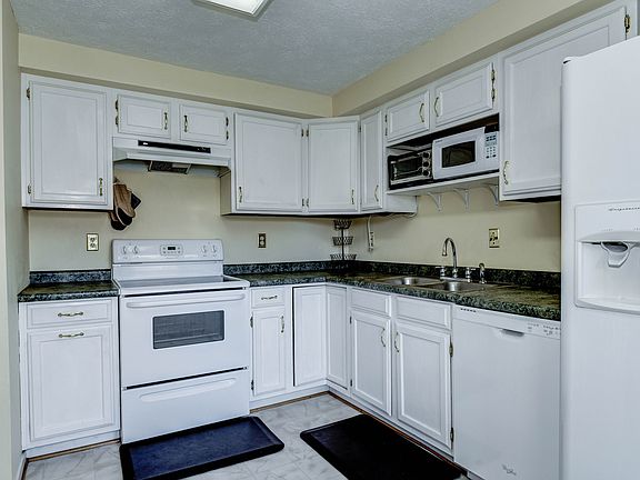 3rd image of 2116 S Lowell St