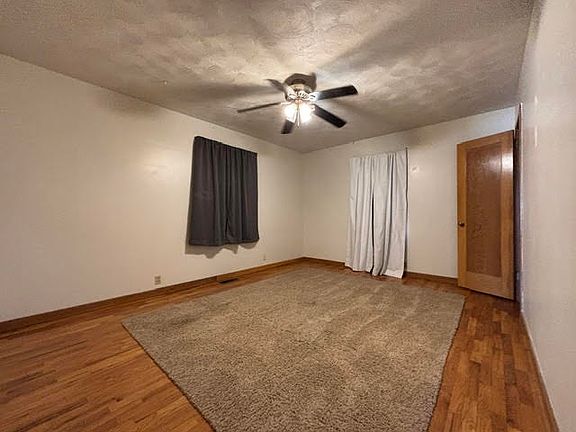 5th image of 1026 W 7th St