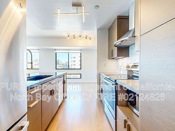 5th image of 1 Daniel Burnham Ct APT 824