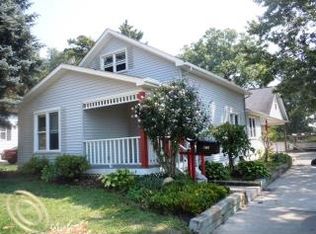 813 S 10th St, Saint Clair, MI