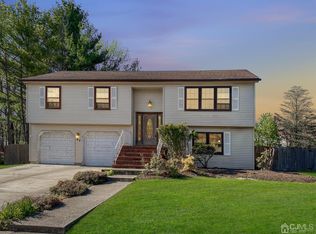 47 Mountbatten Dr, Old Bridge, NJ 08857