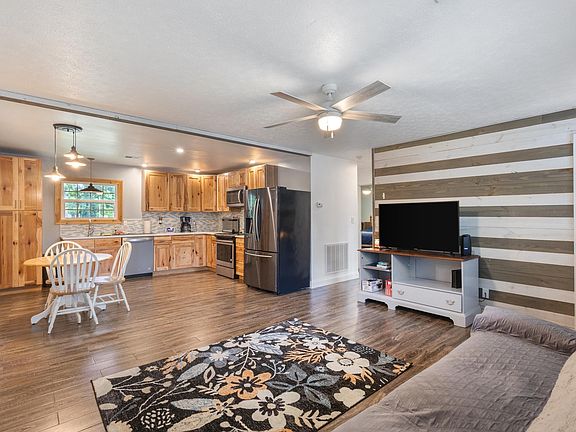 5th image of 1829 Westridge Blvd.