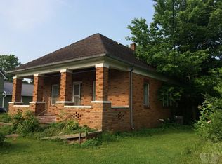 306 S 4th St, Farmington, IA 52626