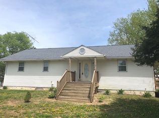 1569 Nelson Rd, Dixon, IL 61021