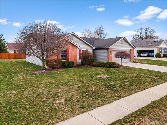 3rd image of 2606 Amberly Ct