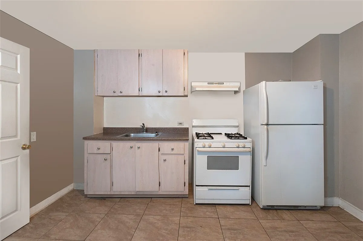 1 bed, 1.0 bath, $2,800 — Photo 1