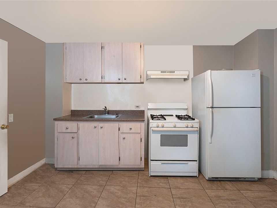 1st image of 492 Linwood St #3