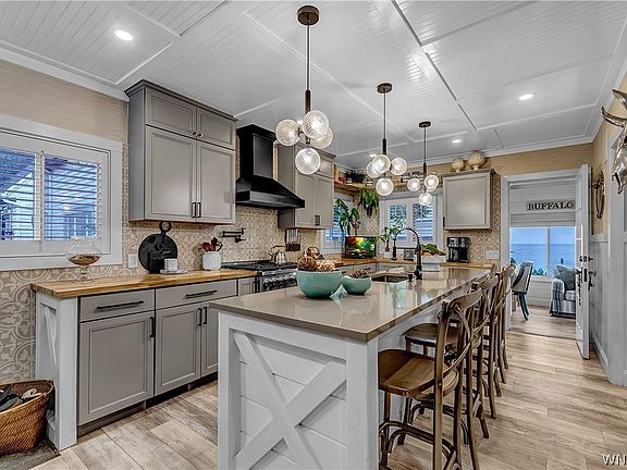 3rd image of 4724 Clifton Pkwy
