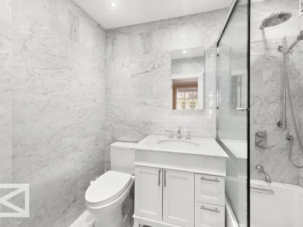 115 East 67th Street image 13 of 17