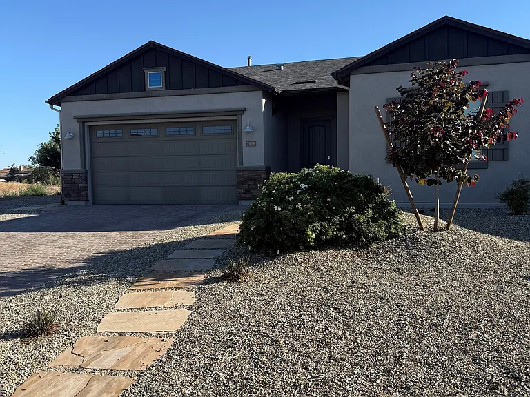 7906 E Carbon Ct — Photo 2