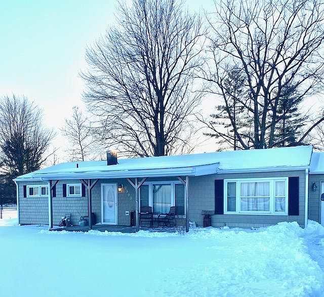 1st image of 2995 East Dr
