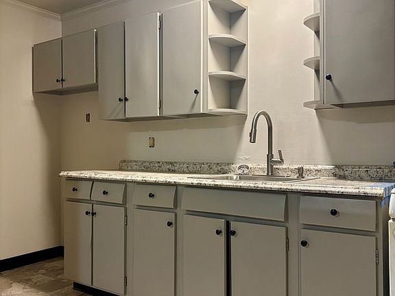 4th image of 90 E Main St #8-4