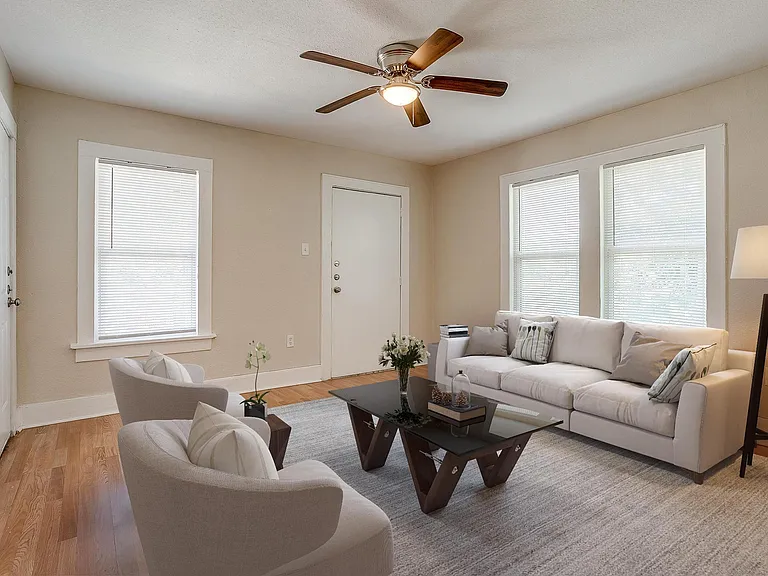 1016 E Arlington Ave #C — Photo 2