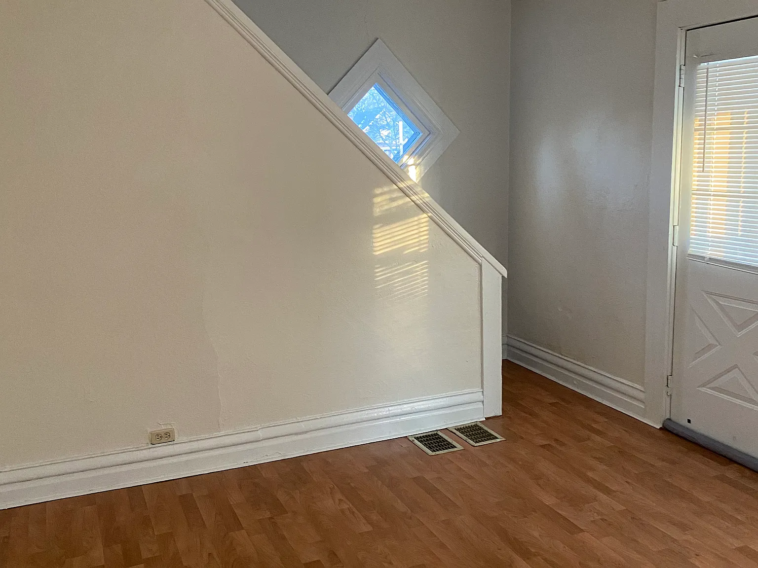 915 Hickory St — Photo 2