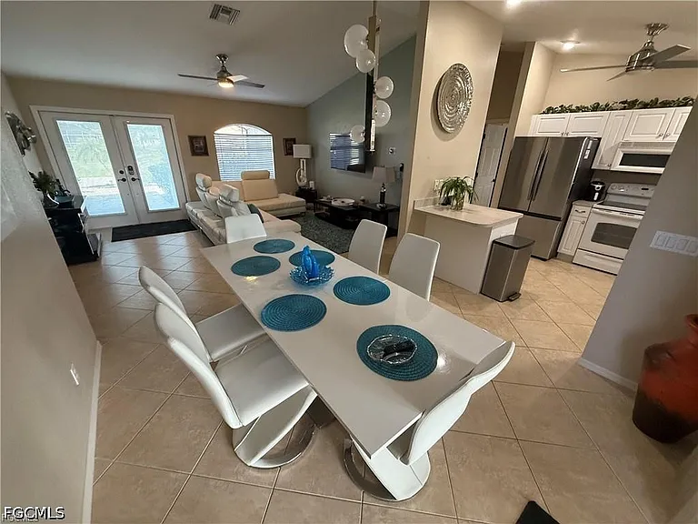 3005 SW 8th Pl — Photo 8