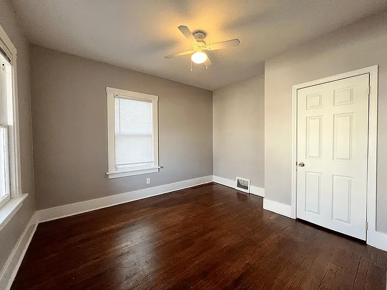 2914 N 49th Ave — Photo 5