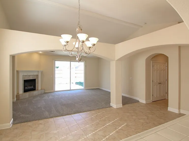 620 San Gabriel St — Photo 8
