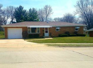 1892 Carter Rd, Dubuque, IA 52001