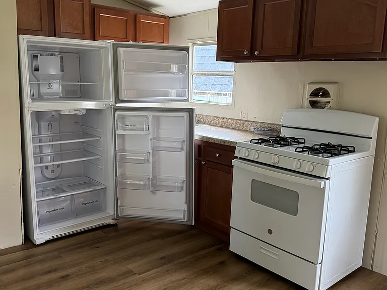 1683 Marion Waldo Rd #12 — Photo 5
